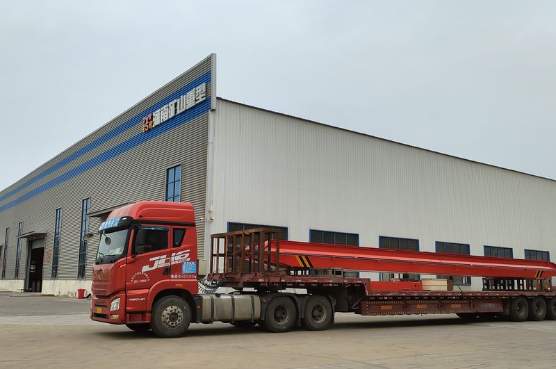 電動(dòng)單梁起重機(jī)3臺(tái) LD5t—16.8m LD3t—16.5m /2臺(tái) 制作完成，發(fā)往江西南昌交付客戶(hù)使用。