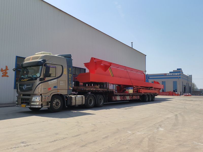 電動(dòng)葫蘆門(mén)式起重機(jī) MHxh16t—32m 制作完成，發(fā)往新疆交付客戶(hù)使用。